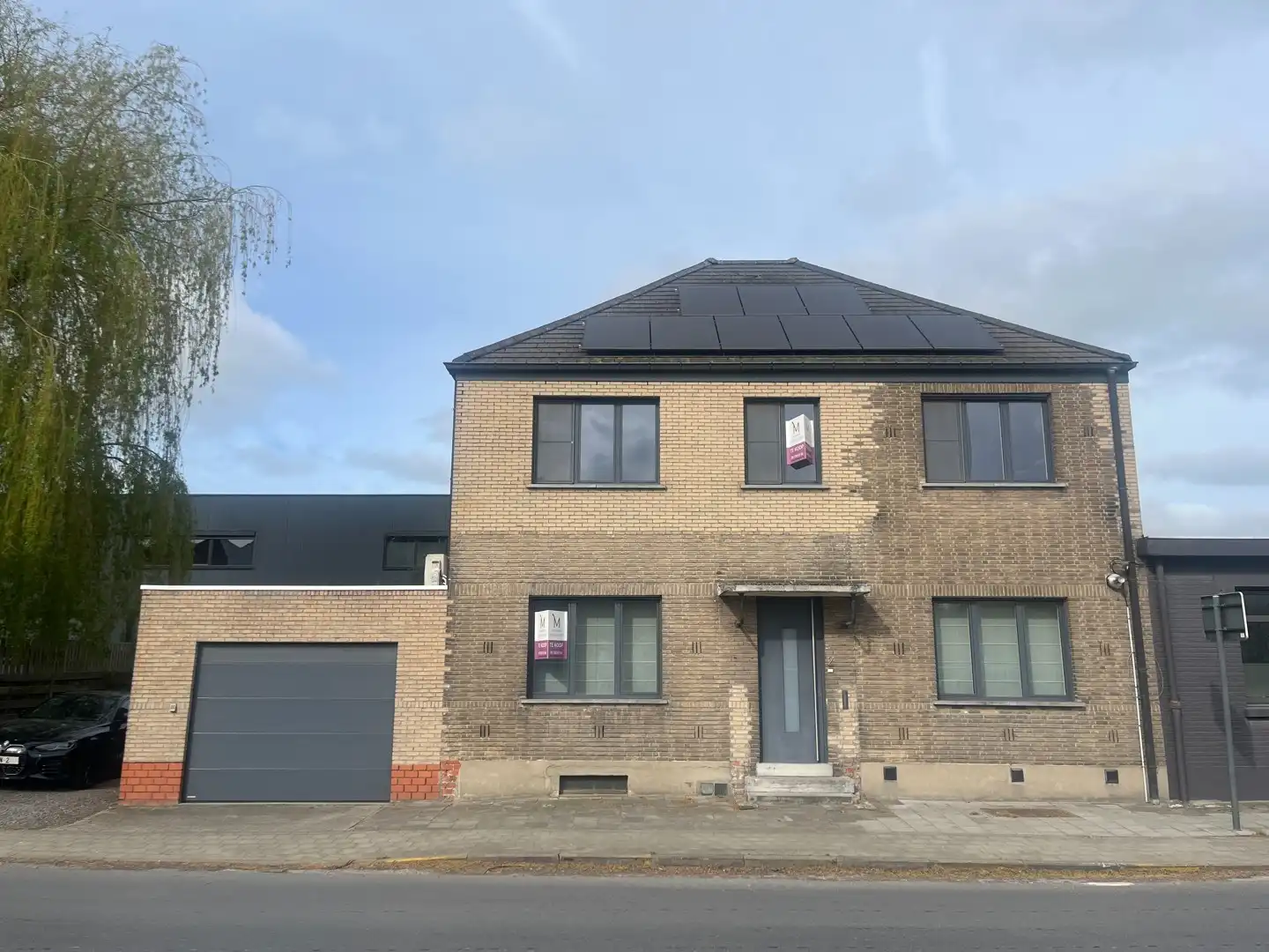 Karaktervolle gerenoveerde woning met garage en tuin foto 11