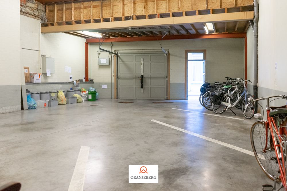 Prachtig BEMEUBELD dakappartement met terras vlakbij Zuid foto 33