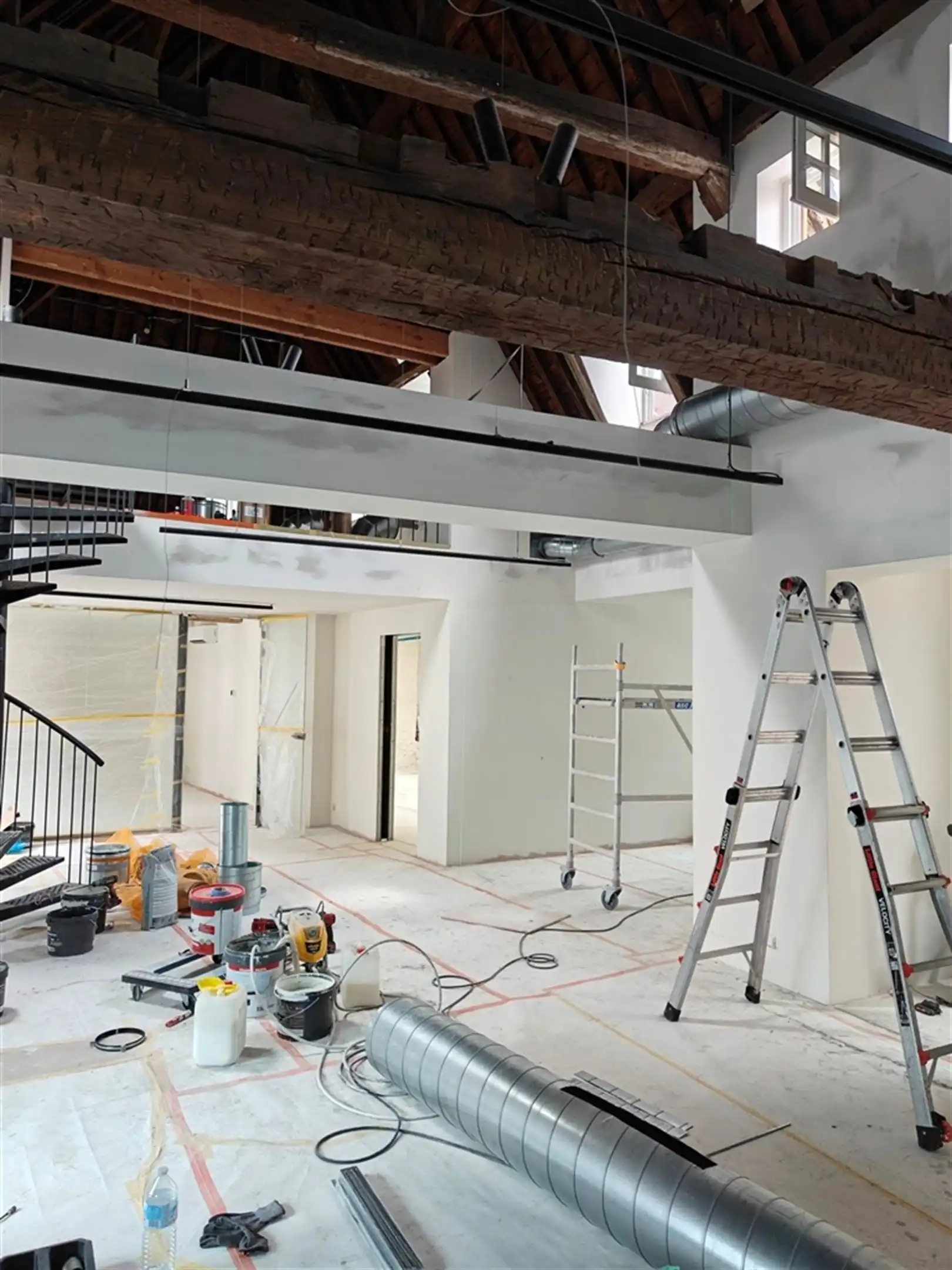 Gerenoveerd kantoor/showroom op toplocatie foto 3