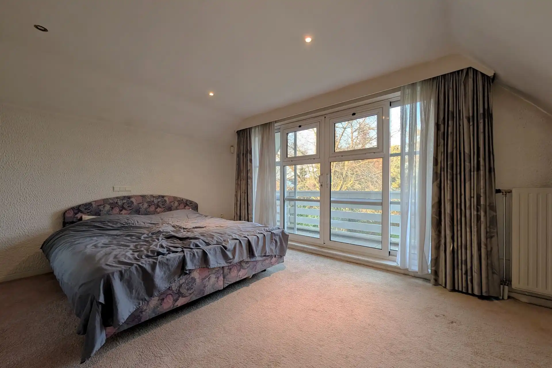 Verzorgde villa met 4 slpk. en veel privacy nabij de grens met Maastricht (NL) foto 13