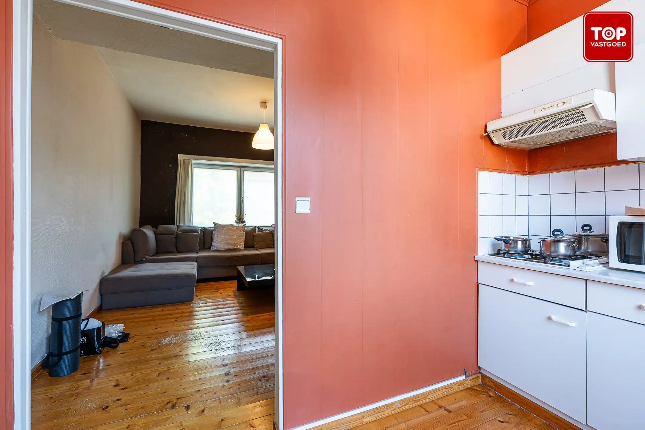 Woning met handelsgelijkvloers op een commercieel interessante ligging.  foto 16