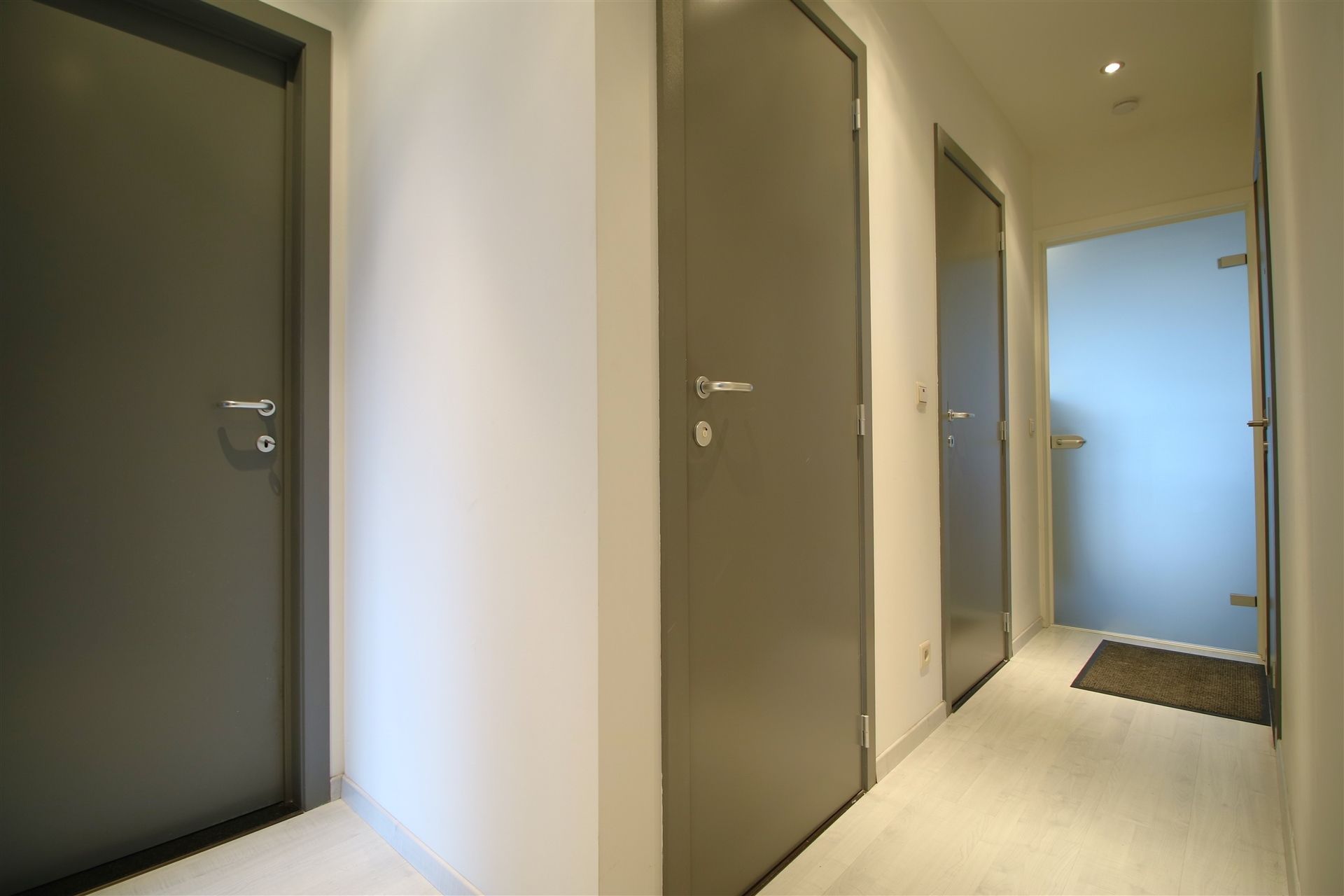 Instapklaar 2-slpk appt met terras en lift foto 7