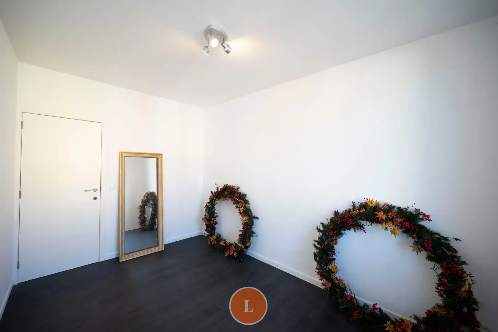 Woonhuis gedeeltelijk ingericht als kapperszaak en gemakkelijk te veranderen in trendy woning foto 12