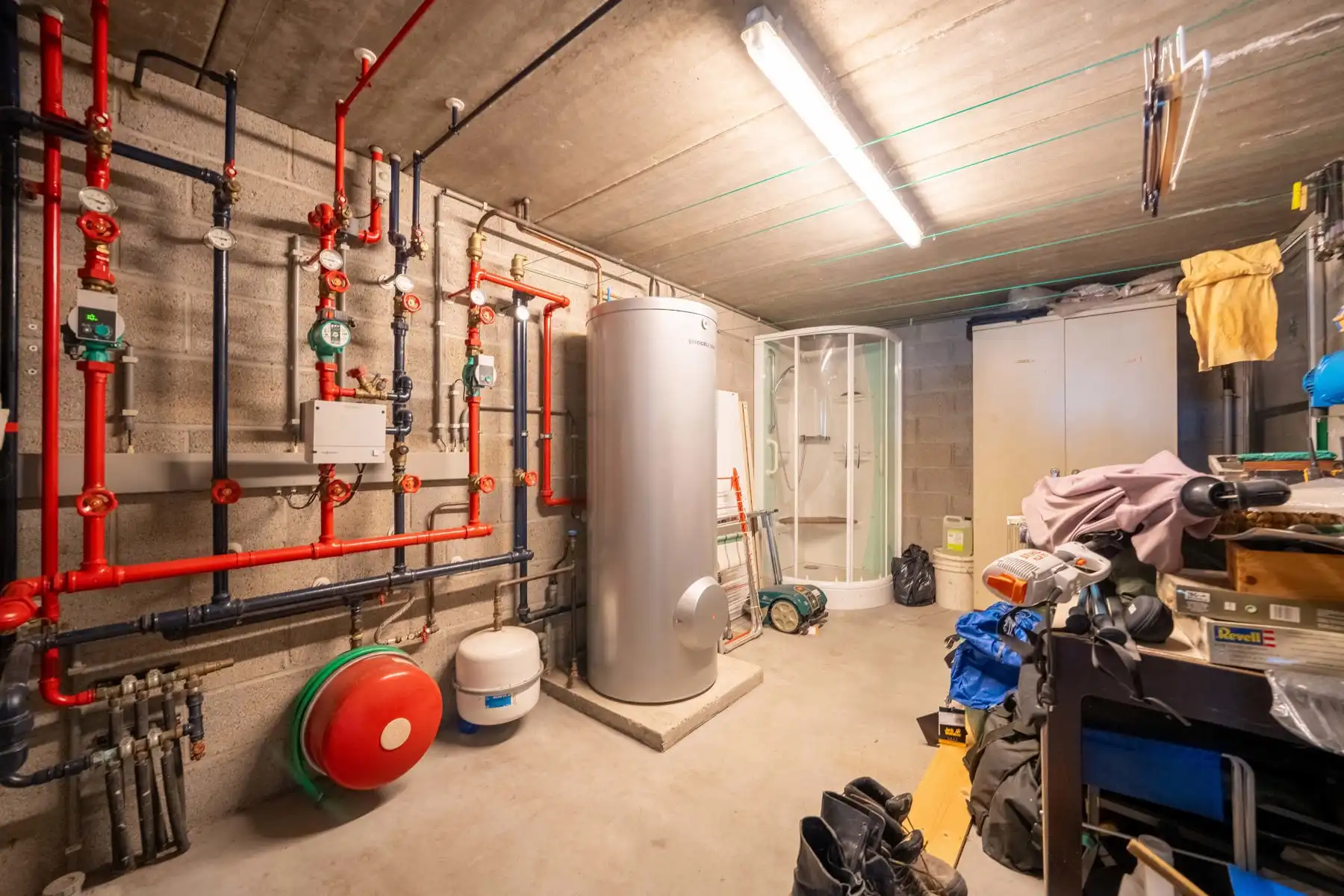 Ruime villa met potentieel. foto 19