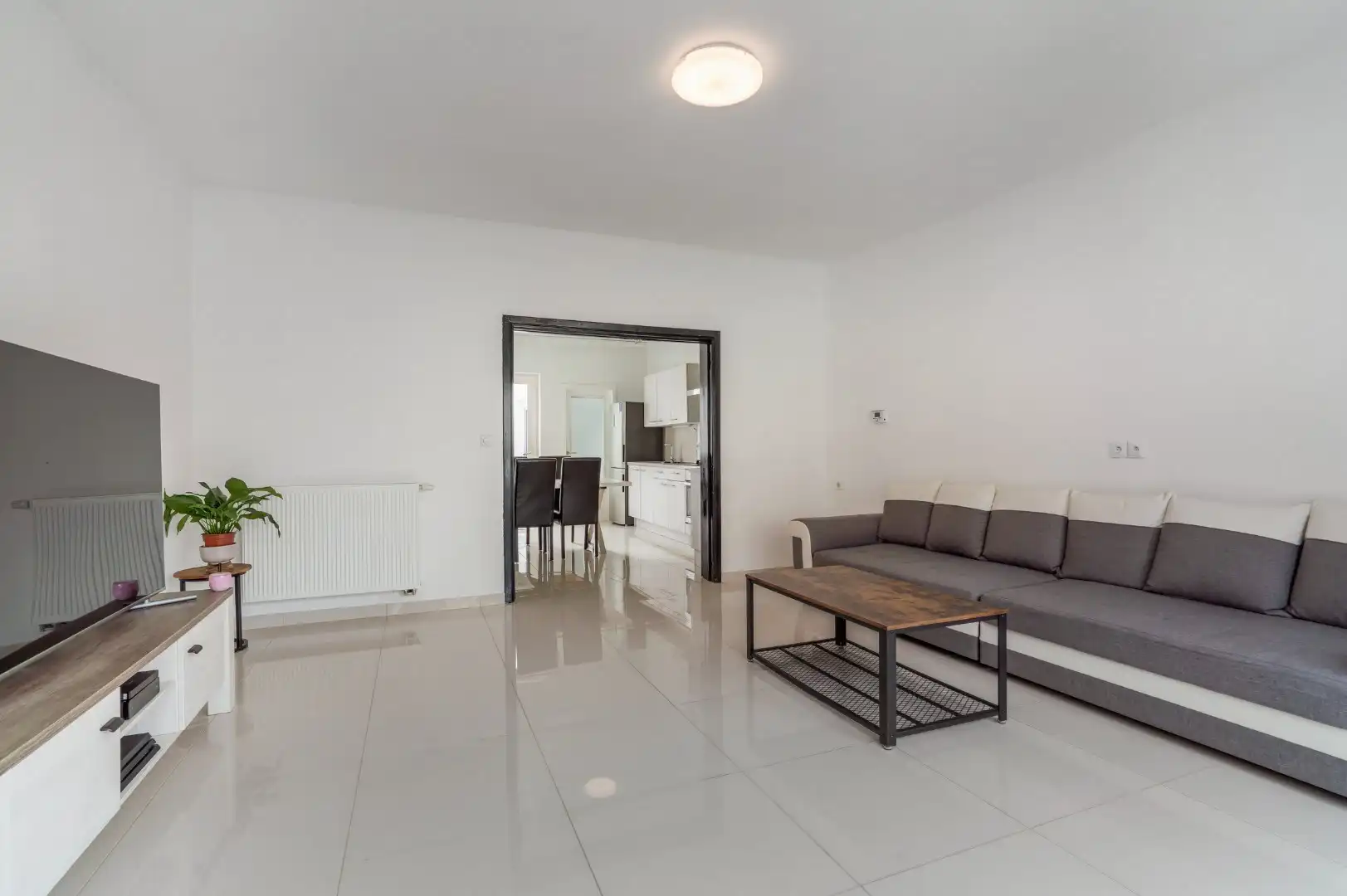 Verzorgde rijwoning gunstig gelegen te Oostende - Westerkwartier! foto 2