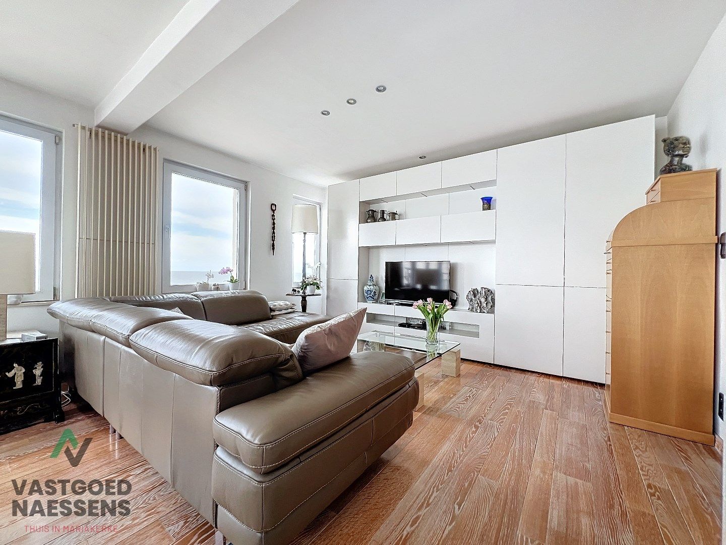 SCHITTEREND HOEK-APPARTEMENT MET PANORAMISCH ZICHT foto 2