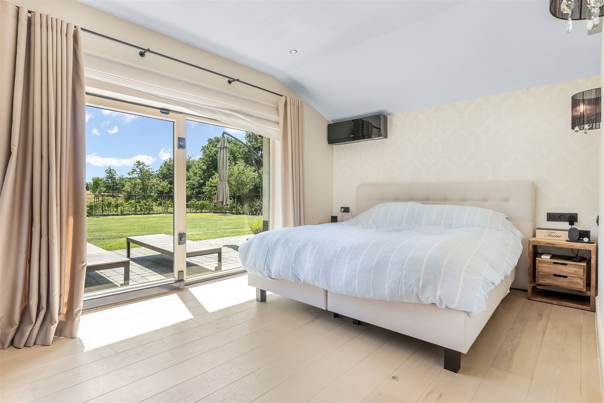 CHARMANTE WONING MET 5 SLAAPKAMERS OP UNIEK GELEGEN PERCEEL VAN 6600M² foto 14