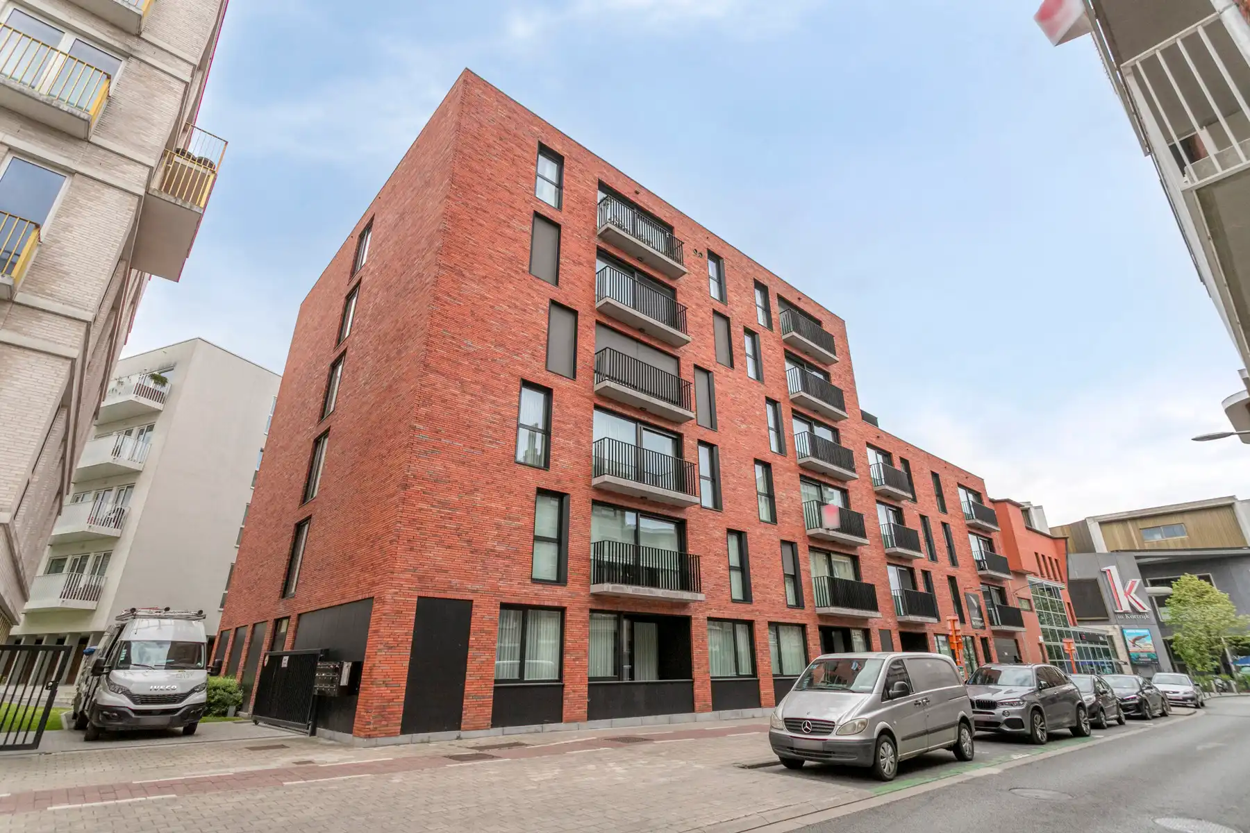 Centraal gelegen assistentieflat met 2 slaapkamers! foto 2