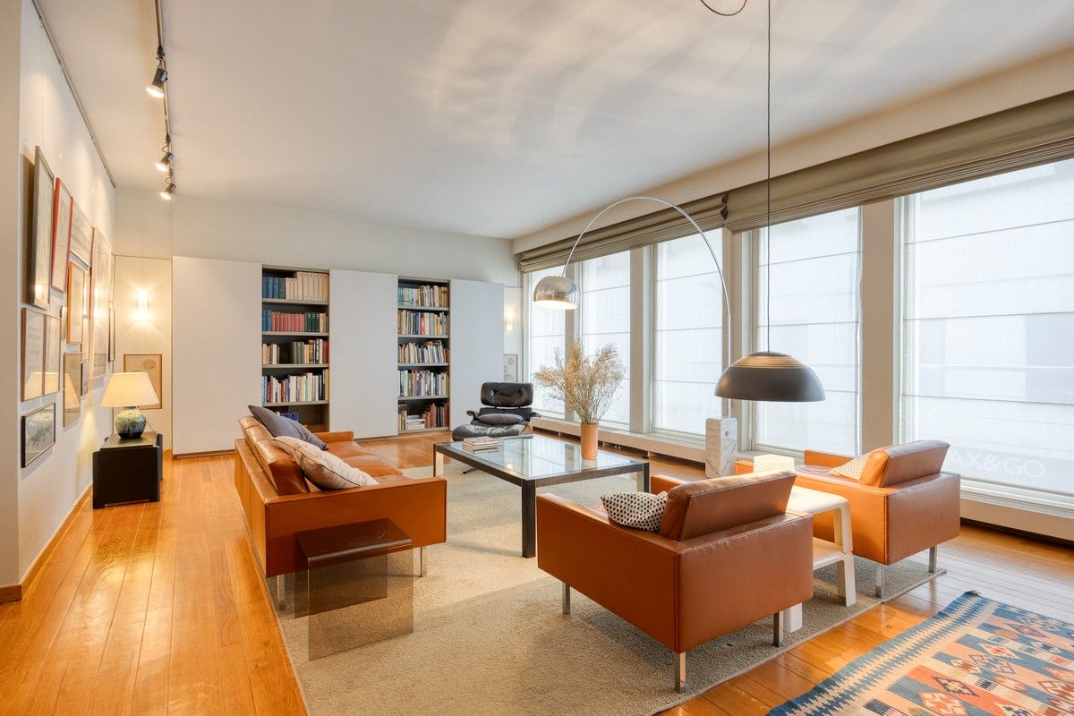 Exclusief stadsappartement met karakter en groot terras aan het Belfort. foto {{pictureIndex}}