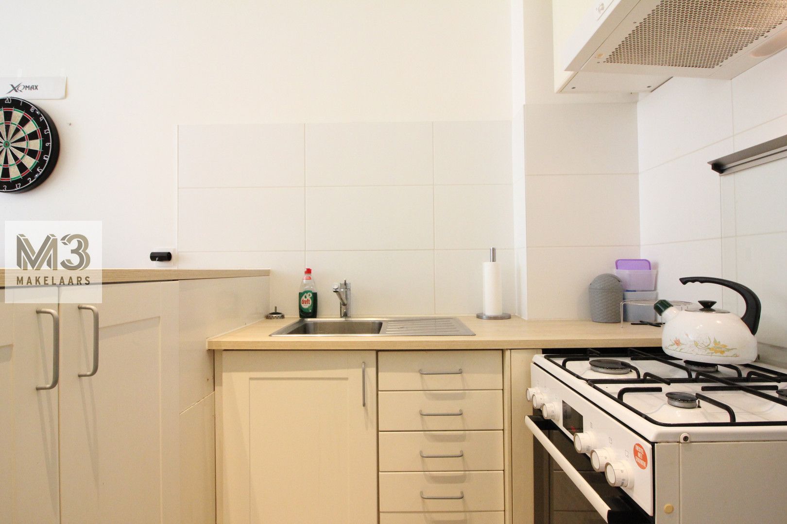 Bemeubelde studio met aparte slpk foto 3