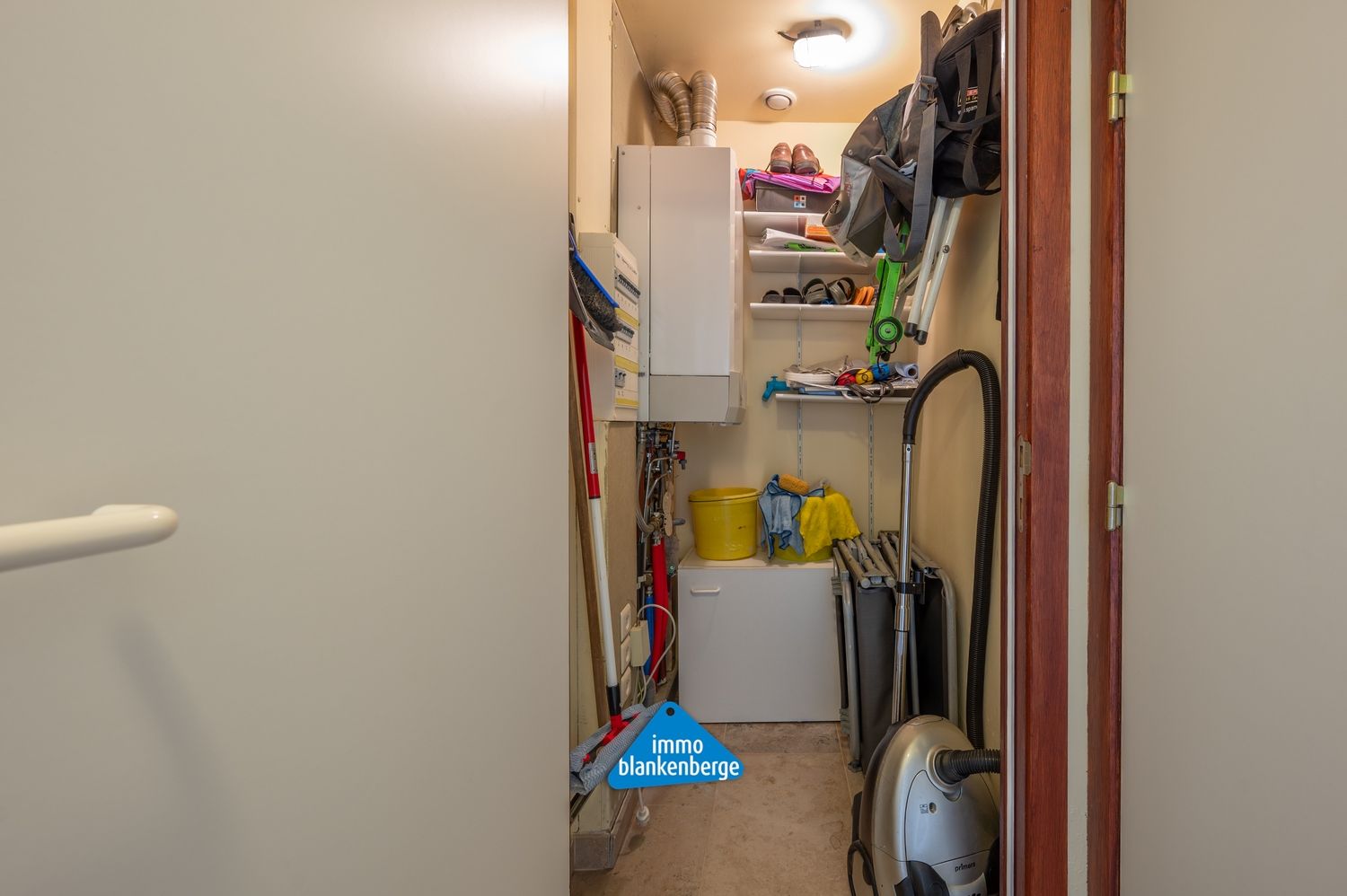 Gezellige studio met veel licht en volledige inrichting nabij centrum en zee foto 10