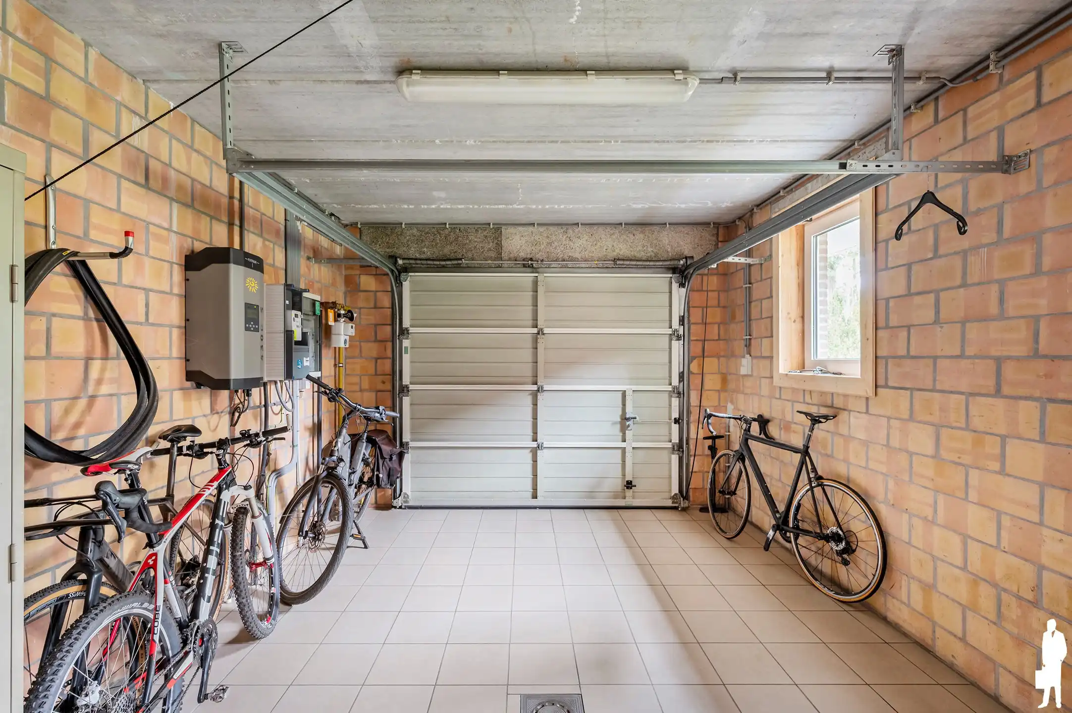 Ruime gezinswoning met 4 slaapkamers, 2 badkamers en zonnige tuin  foto 15