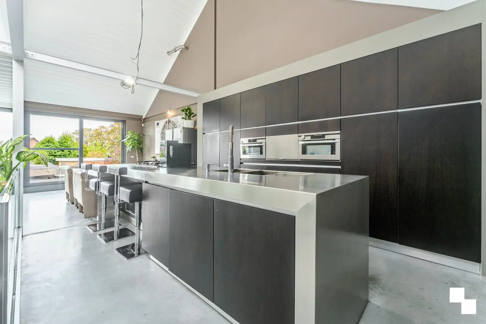 Industriële loft/woning op perceel van 460m² nabij centrum Izegem foto 9
