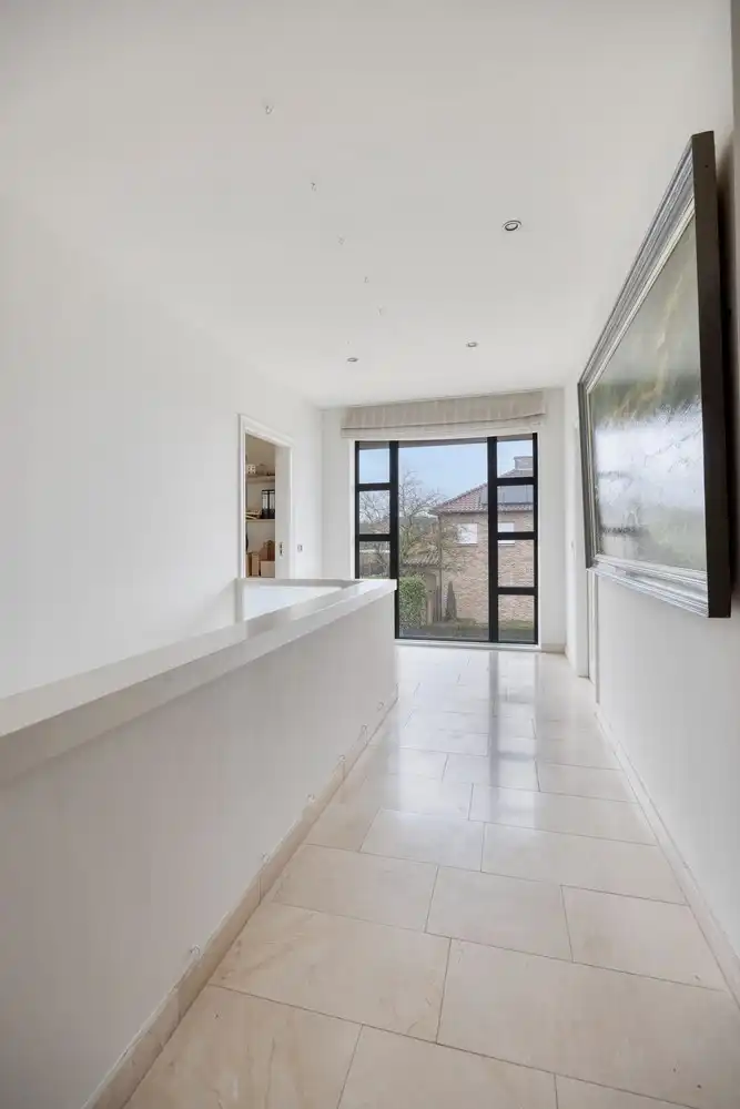 Ruime, vrijstaande woning te koop nabij het centrum van Lanaken. foto 15