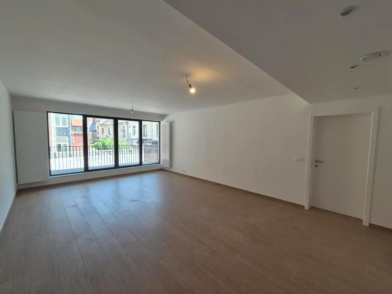 Nieuwbouw appartement met 3 slpks, terras, kelder foto 3
