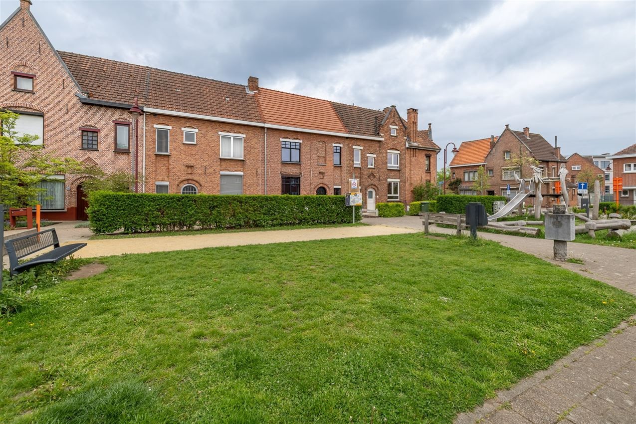Stadswoning met 3slk en tuintje op topligging foto 2