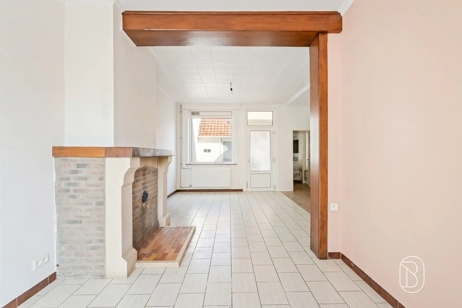 Gezellige instapklare woning met 3 slpk, koer en tuintje foto 10