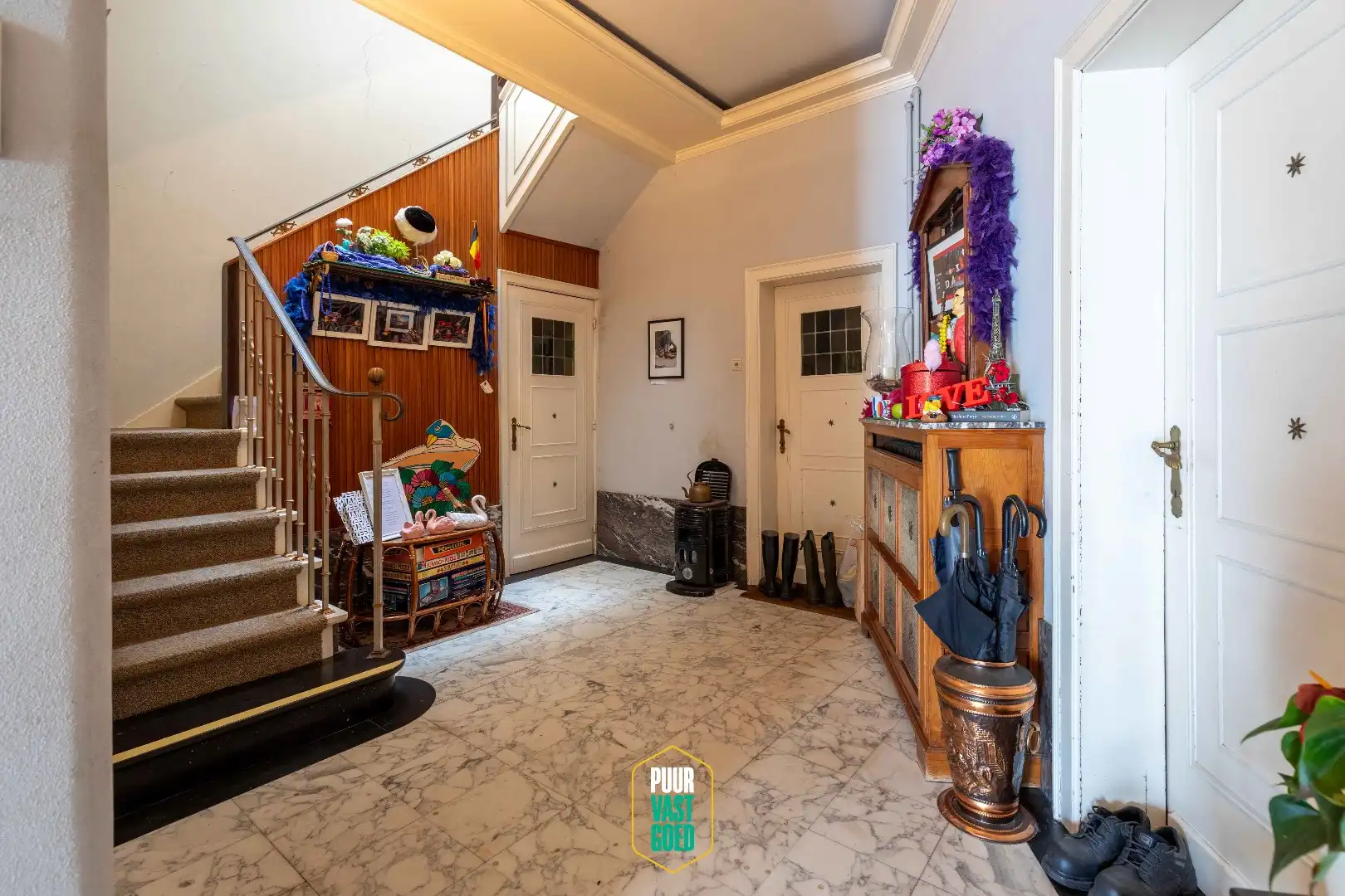 Art Deco opbrengsteigendom aan de rand van stad foto 4