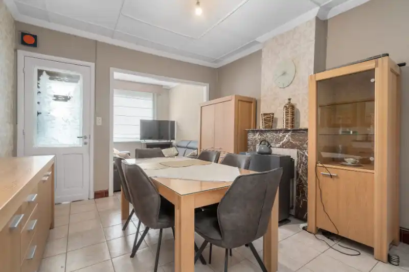 Woning aan de stadsrand foto 3