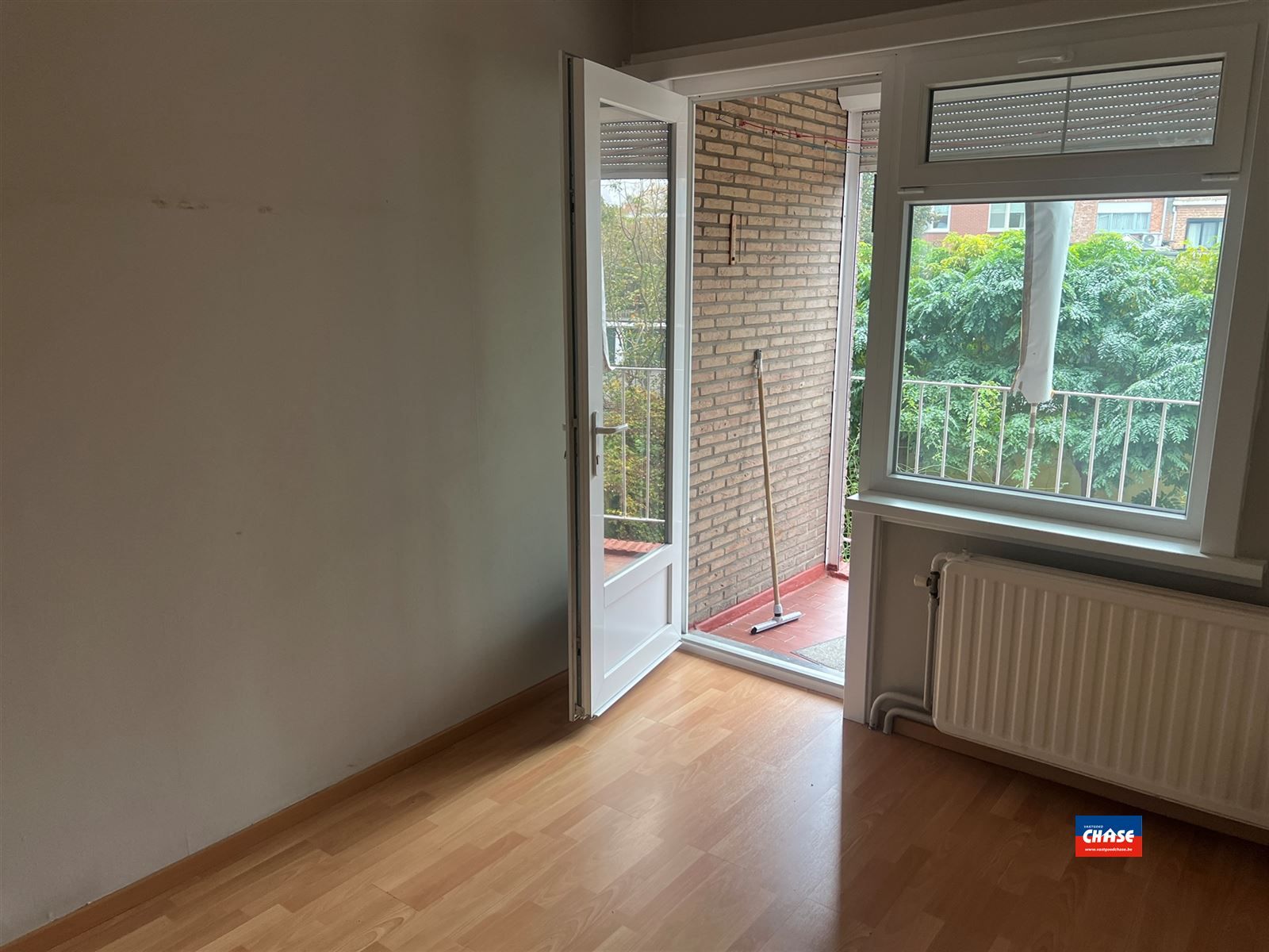 Goed gelegen appartement met 2 slaapkamers, terras en berging foto 4