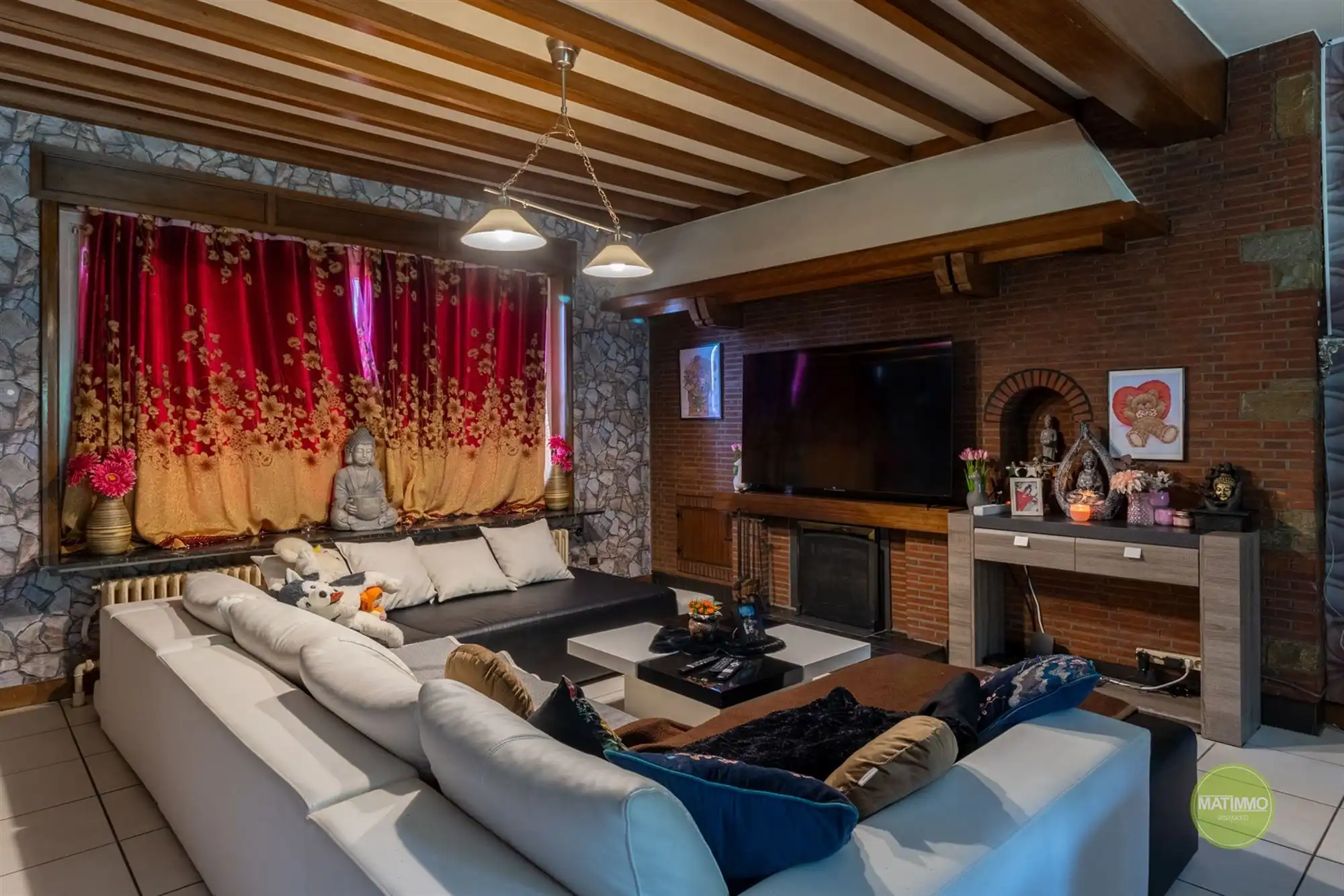 Karaktervolle woning met op royaal perceel in Mol foto 3