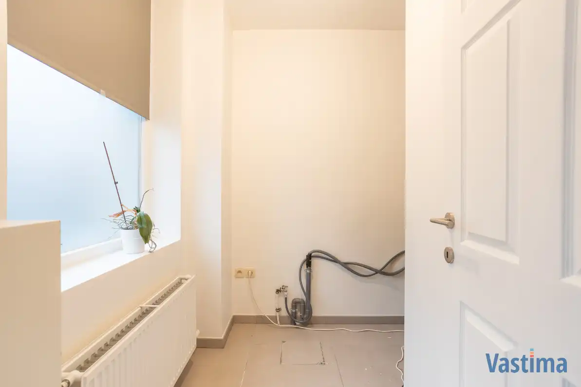 Woning in de stadsrand met 2 slaapkamers, dressing en tuin foto 8