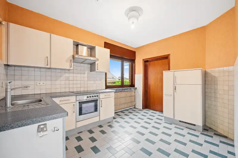 Open bebouwing met 4 slaapkamers. foto 5