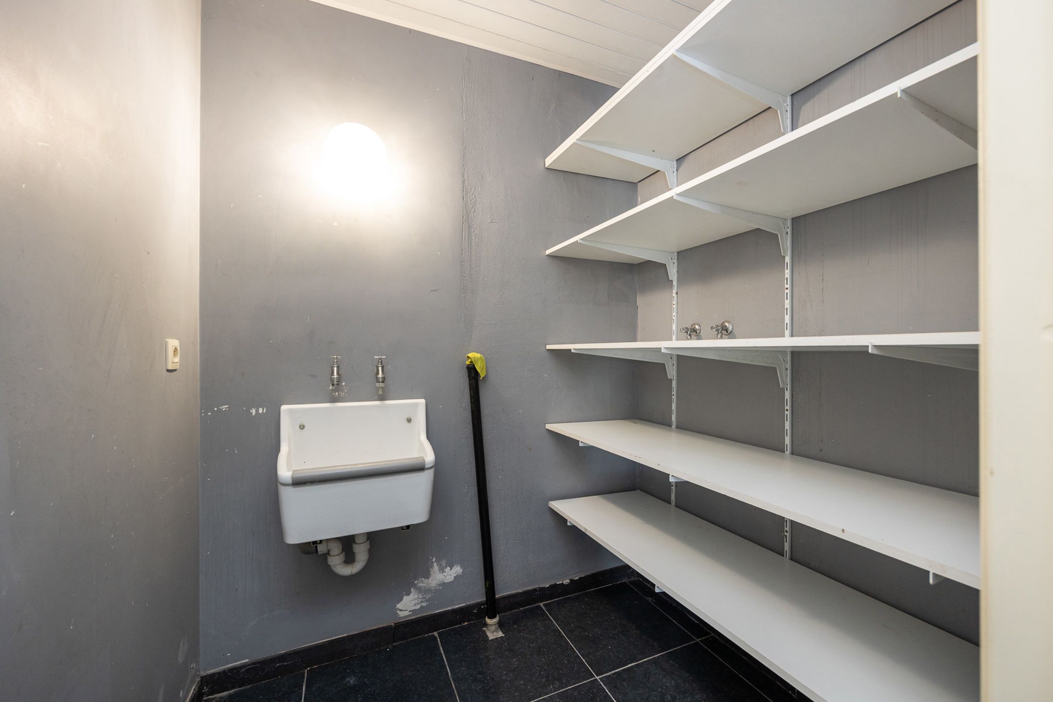 Instapklaar gelijkvloers appartement te St-Antonius foto 3