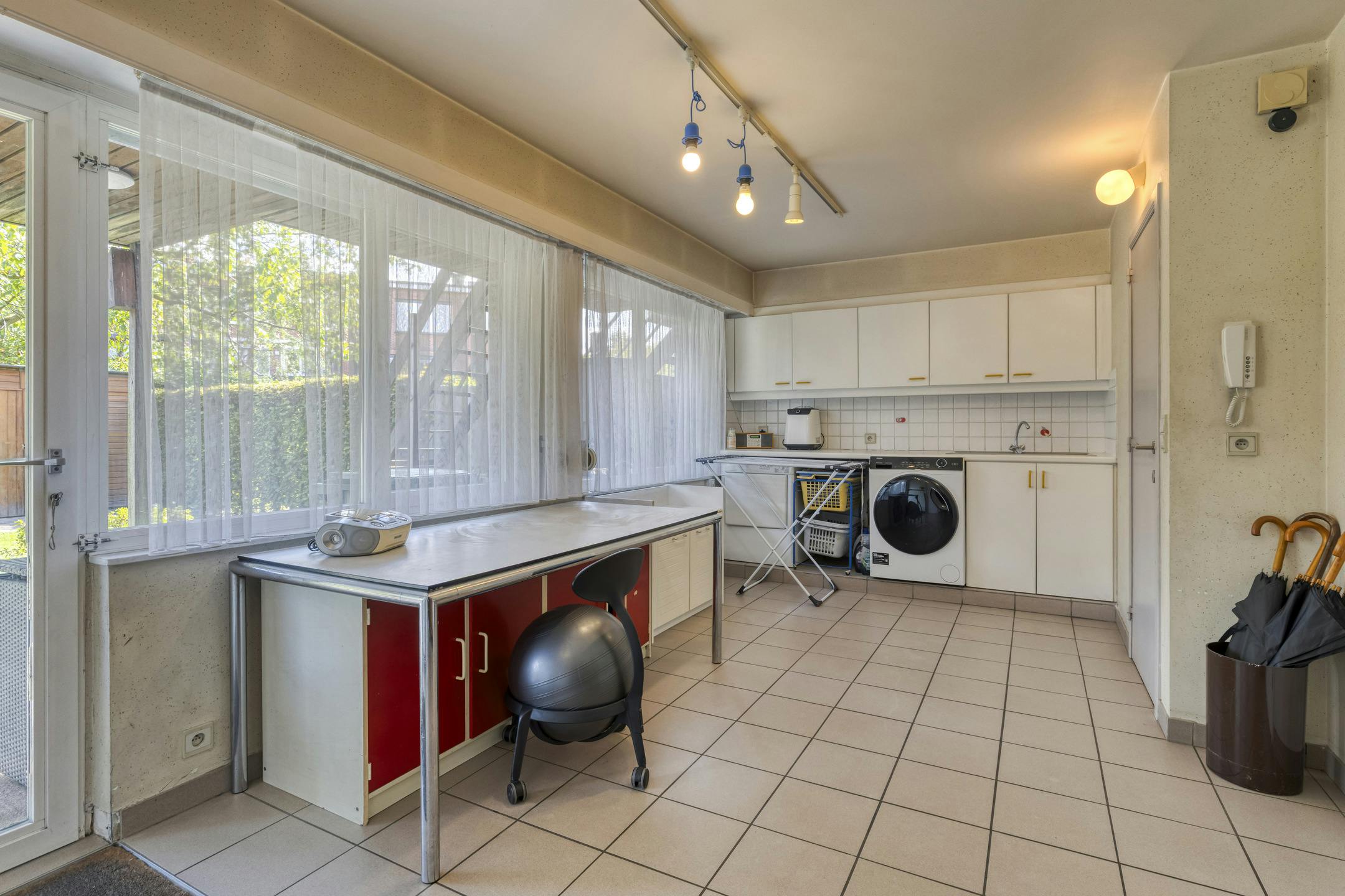 Uitzonderlijk huis met 6 slaapkamers te koop in Merksem foto 6
