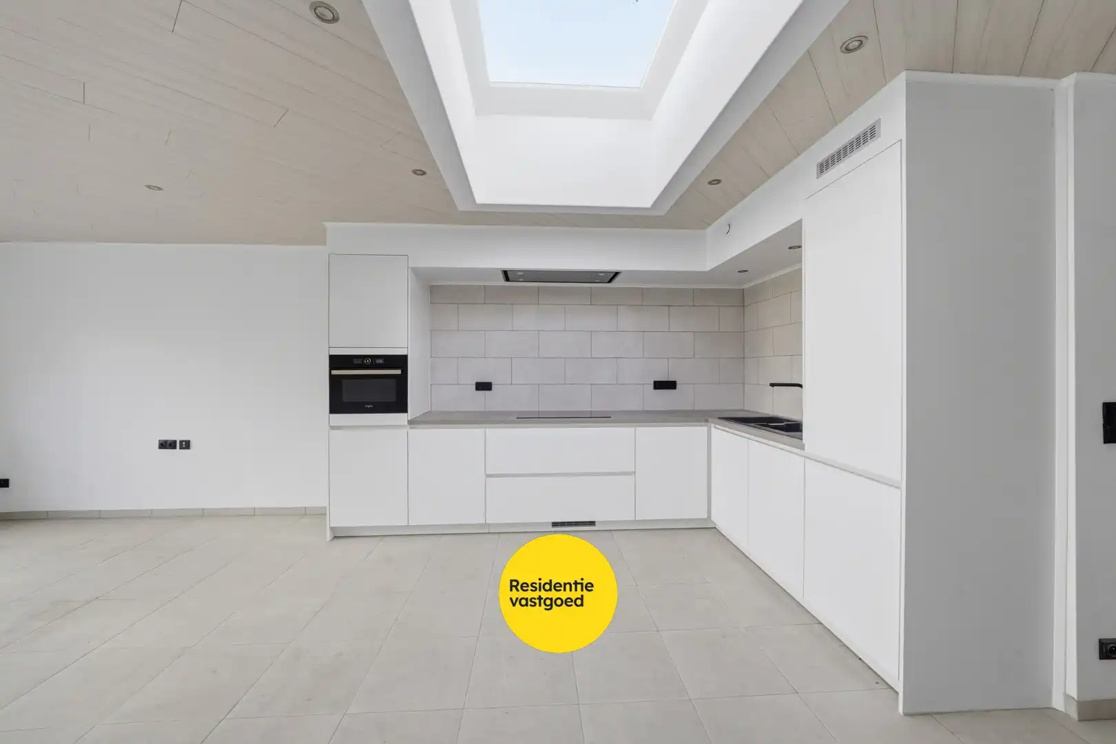 Gerenoveerde woning op een rustige locatie te Westkerke foto 4