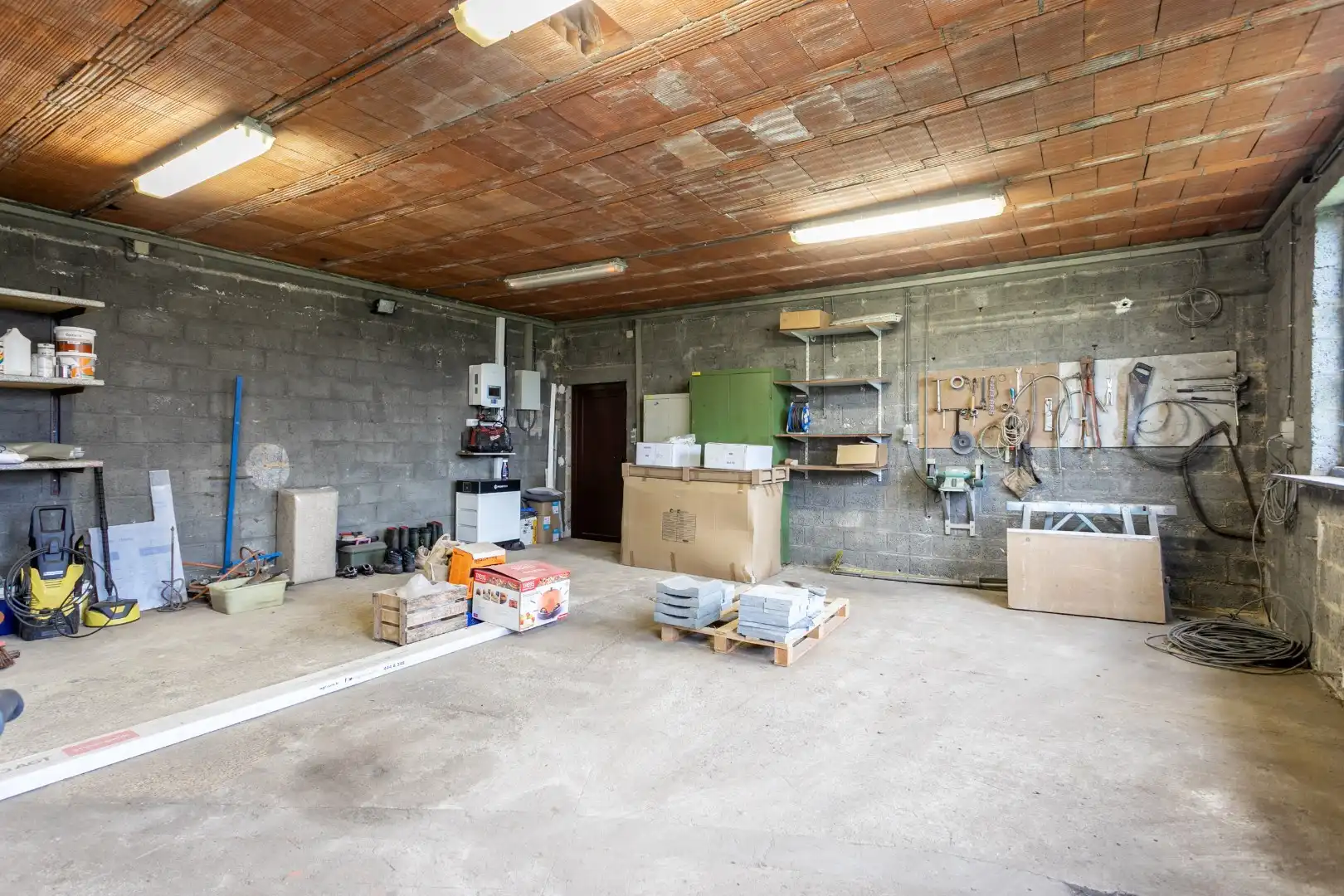 Ruime woning met naastgelegen bouwgrond en loods foto 15