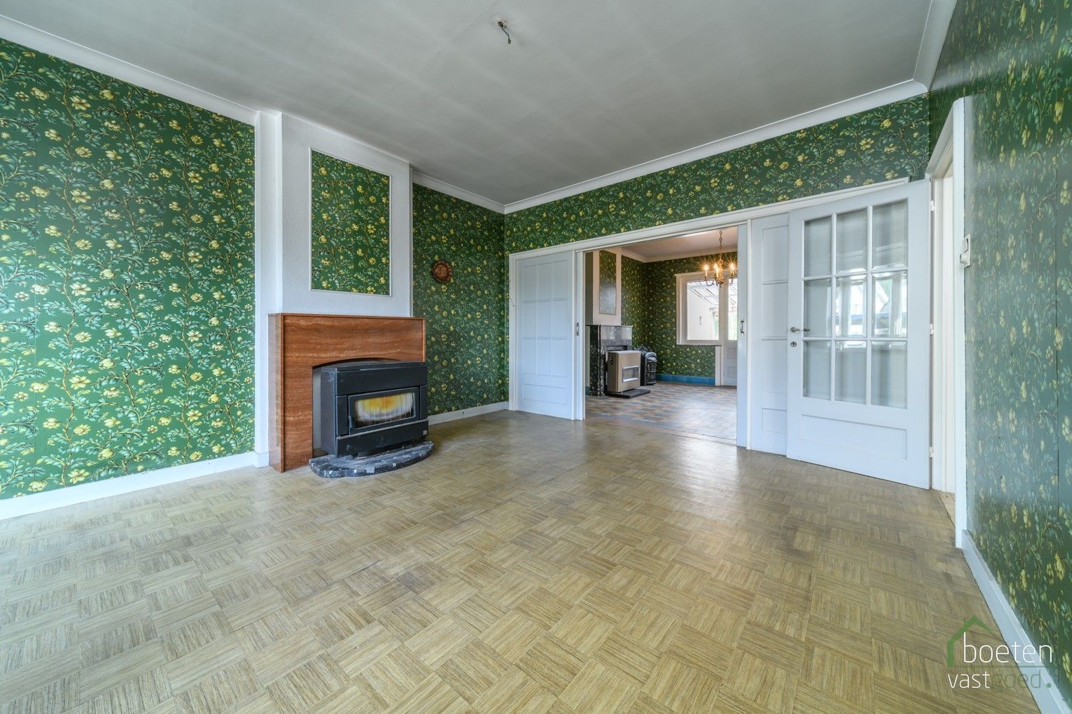 Alveringem: woonhuis op mooie centrale ligging, met een zalige diepe tuin op 834m² grondoppervlakte, renovatieproject met heel wat potentieel! foto 3