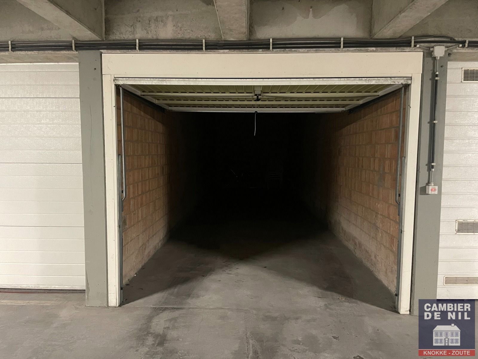 Makkelijk toegankelijke dubbele garagebox op -3 onder het Van Bunnenplein foto 2