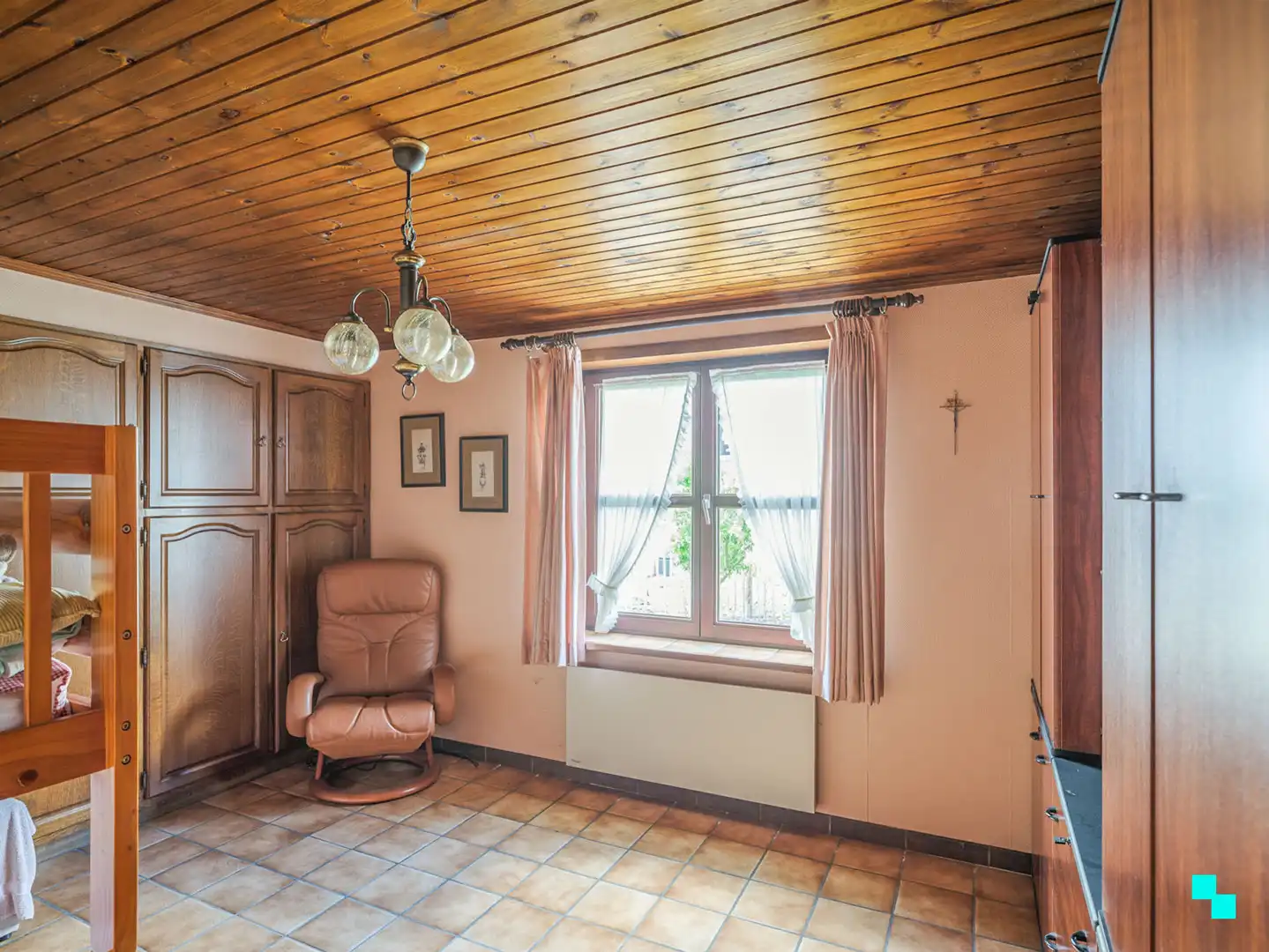 Charmante woning met magazijn te Balegem foto 9