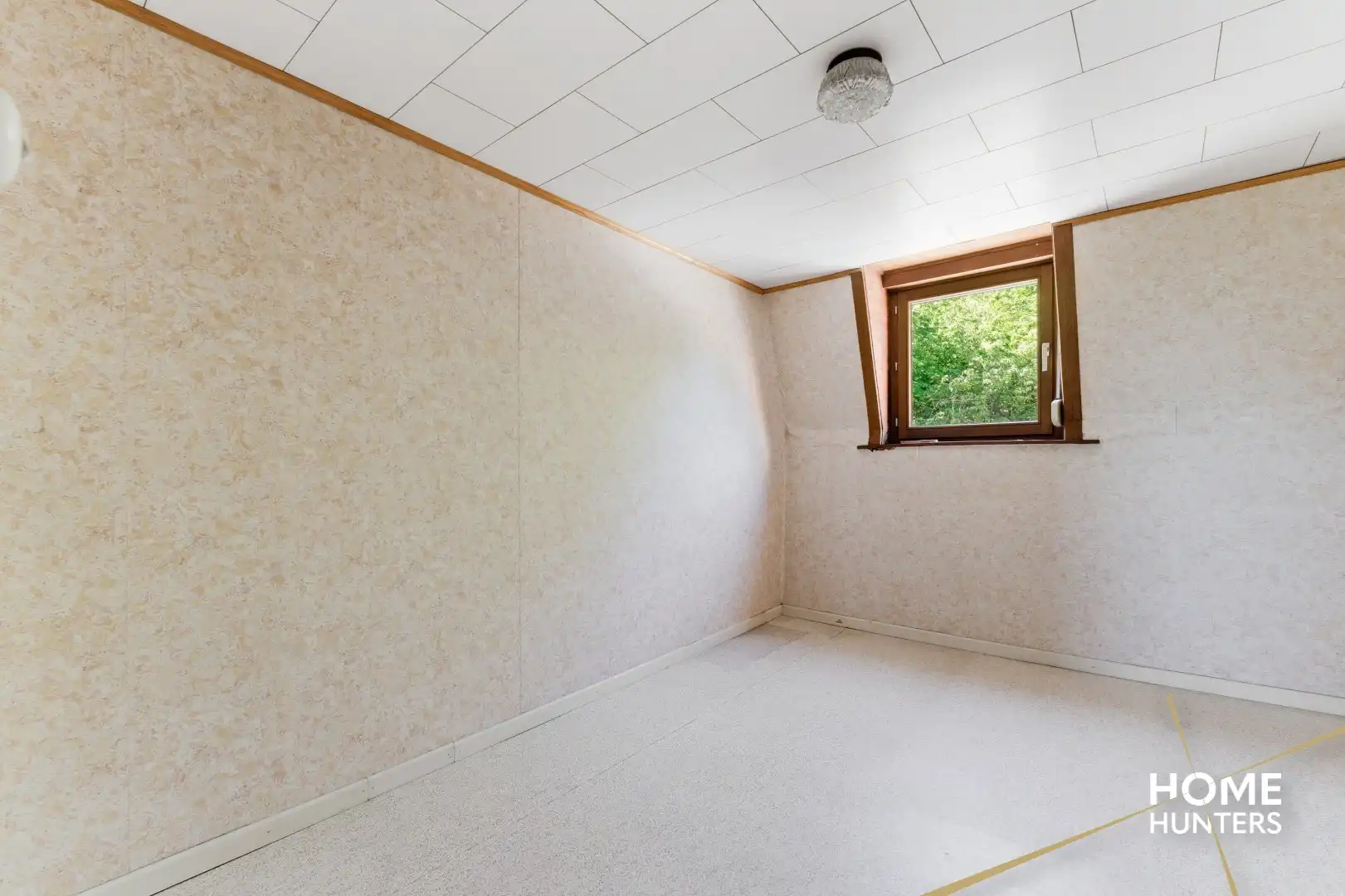 Te renoveren woning met 3 slaapkamers en gigantische tuin in Aalbeke foto 19