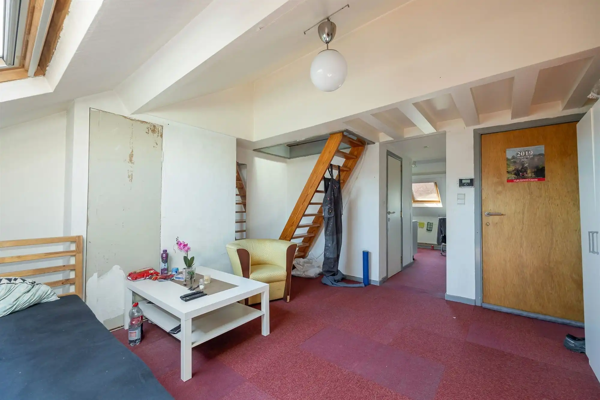 Karaktervolle burgerwoning met potentieel in geliefde buurt foto 20