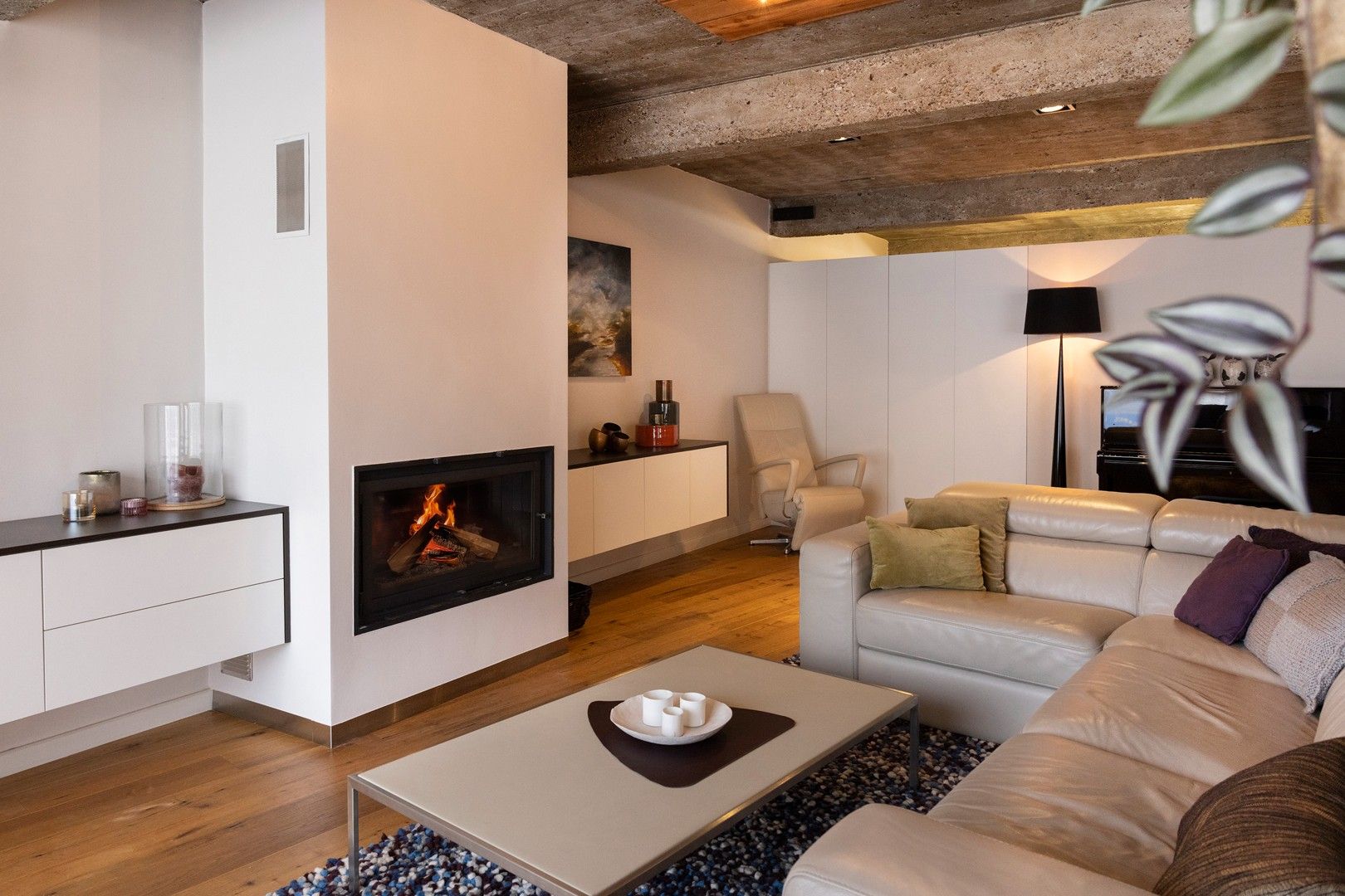 Dit triplex-appartement met terras biedt heel veel ruimte! foto 3