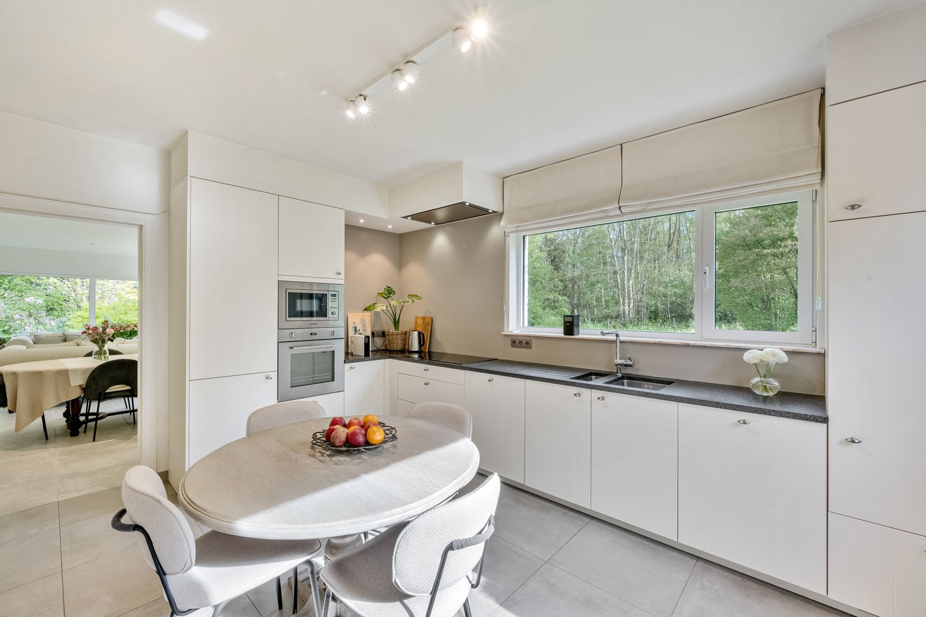 Energiezuinige villa met privé bos en prachtige tuin. foto 11