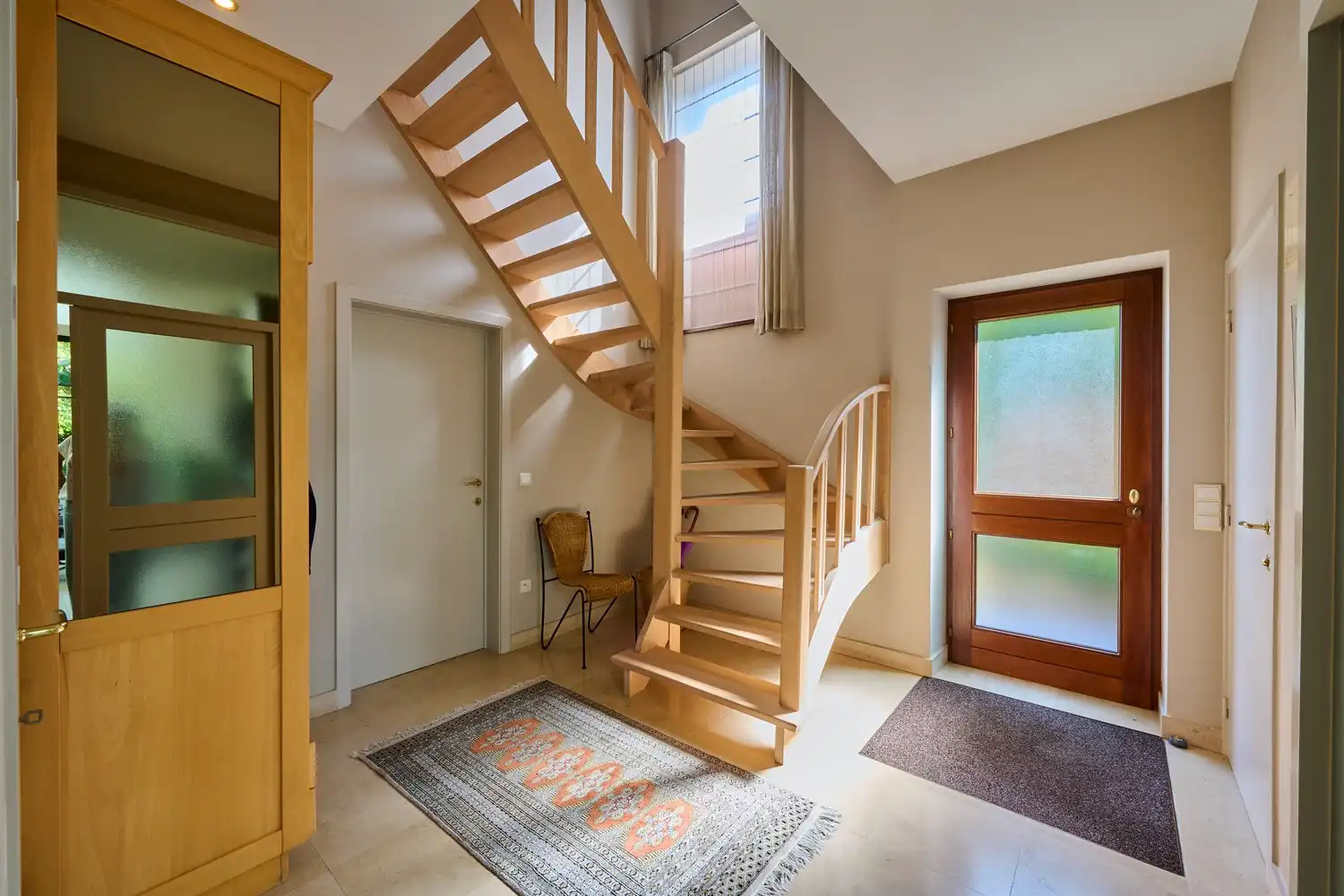 Karaktervolle energiecorrecte vrijstaande woning met praktijkruimte, 4/5 slaapkamers en zuidgerichte parktuin foto 5