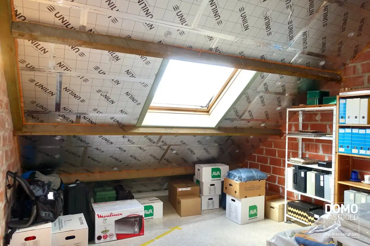 ZUIDWESTELIJK GEORIËNTEERDE DOORZONWONING MET LICHTRIJKE AANBOUW, GEZELLIGE TUIN EN RUIME GARAGE TE KURINGEN (HASSELT)  foto 24
