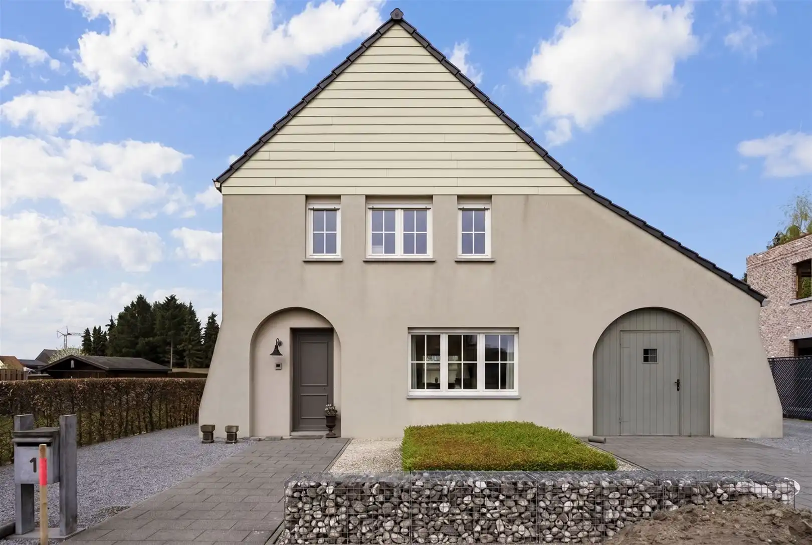 TE KOOP: Instapklare open bebouwing op een breed perceel van +13 are in Heppen! foto {{pictureIndex}}