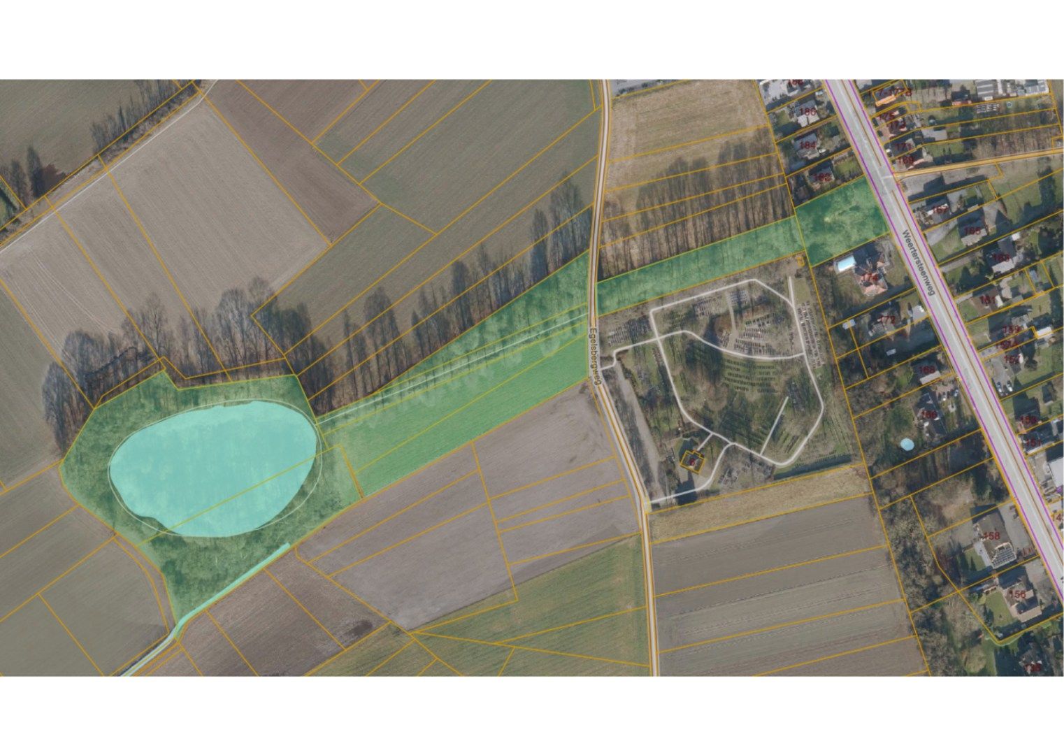 Perceel bouwgrond van 21a 62ca met achterliggende percelen foto {{pictureIndex}}