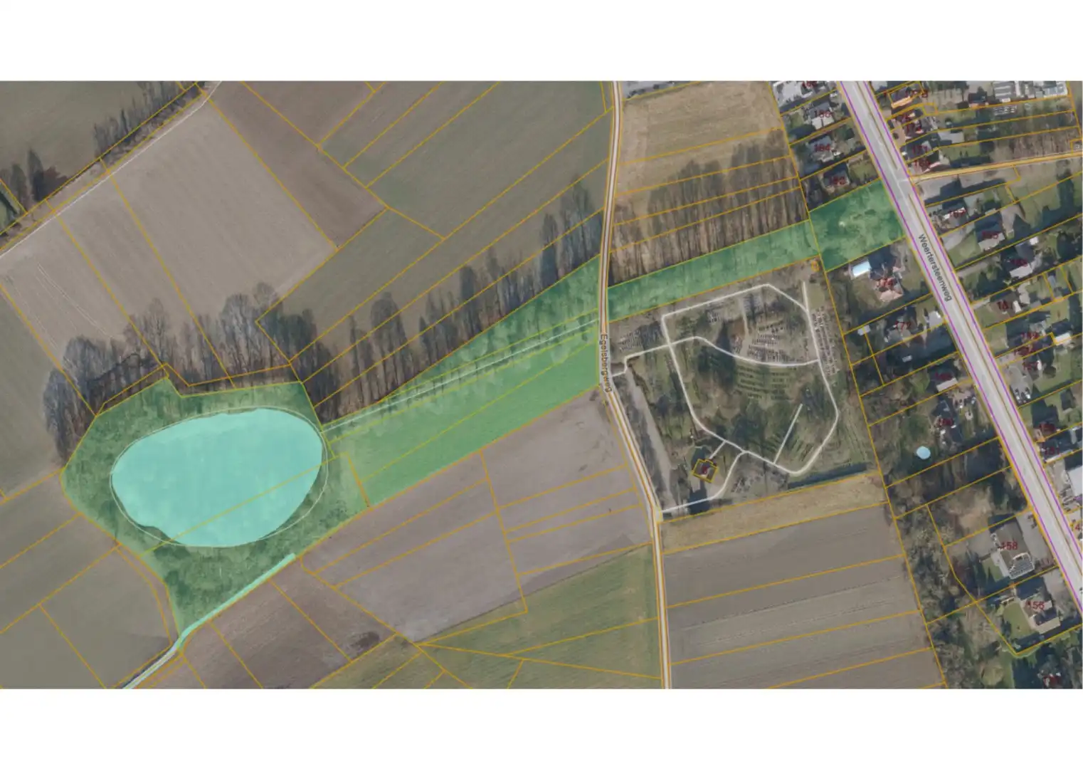 Perceel bouwgrond van 21a 62ca met achterliggende percelen foto {{pictureIndex}}