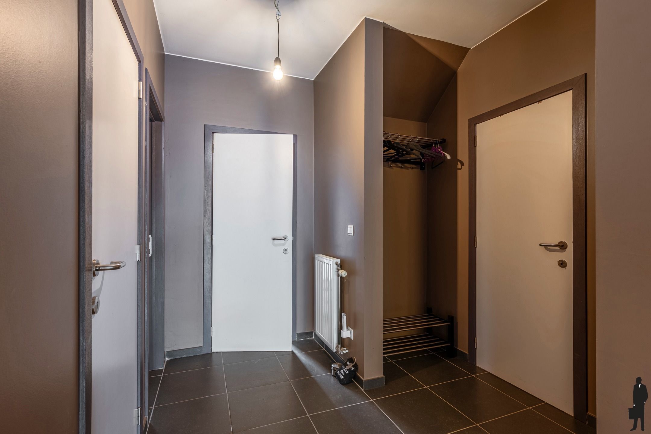 Welgelegen ruim GLVL app met 2 slpks, 2 badks, garage & tuin foto 13