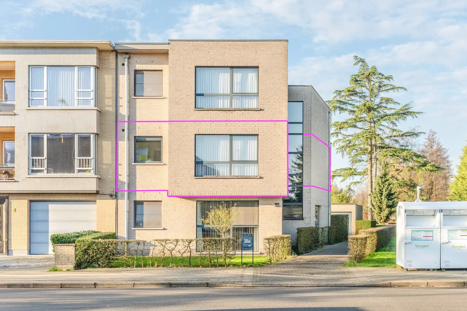 Centraal en rustig gelegen appartement met garage foto {{pictureIndex}}