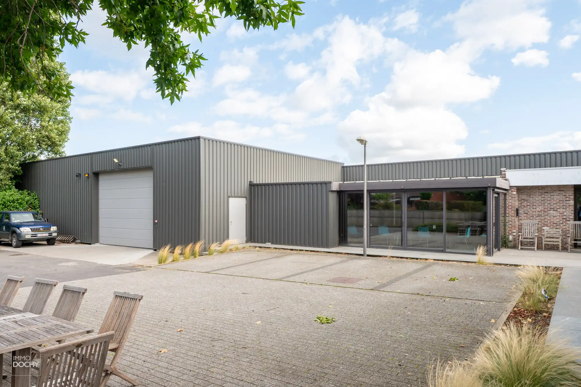 Zeer goed gelegen burelen met magazijn te koop foto 14