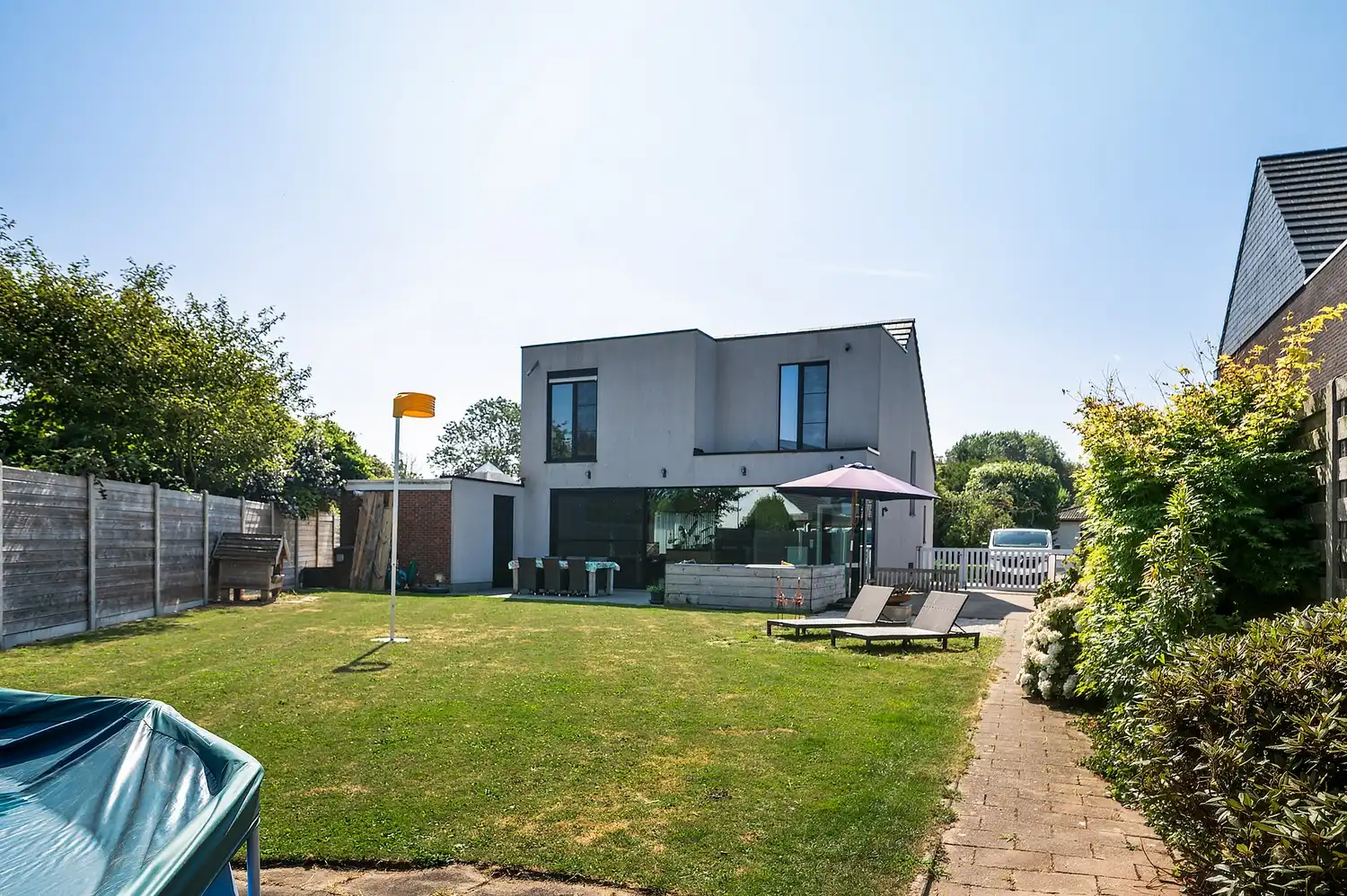 Instapklare, gerenoveerde woning met garage op toplocatie in Broechem! foto 24