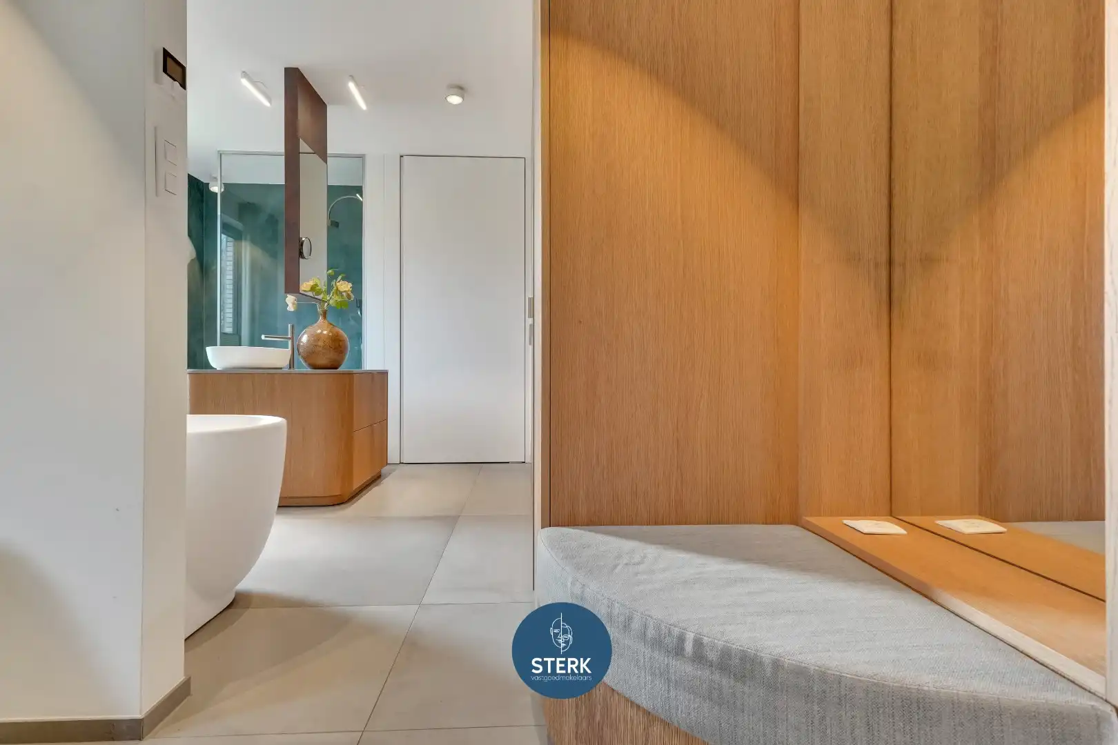 EXCLUSIEF PENTHOUSE OP EEN TOPLOCATIE TE EISDEN-MAASMECHELEN !  foto 17