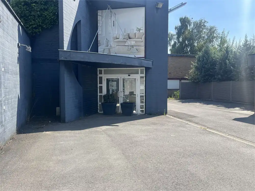 Ruim magazijn (1500m²) op perceel van 1920m²! foto 10