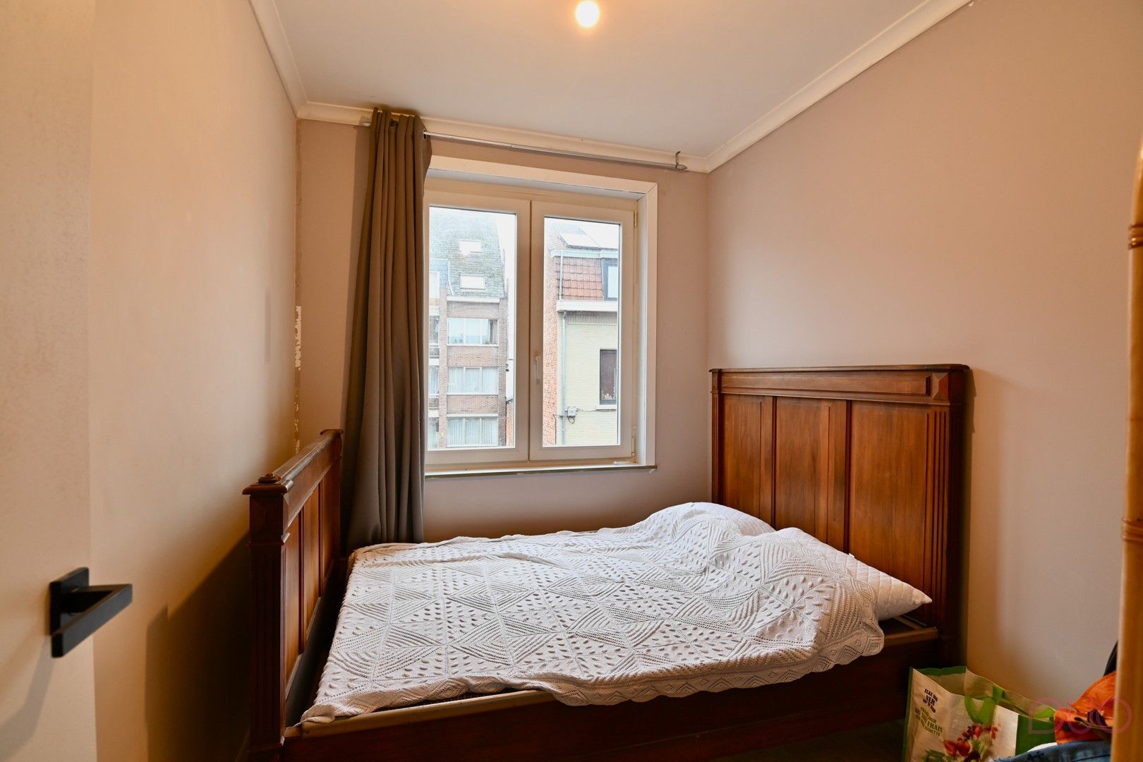 Instapklare woning in hartje Sint-Truiden met dubbele garage en stadstuin foto 11